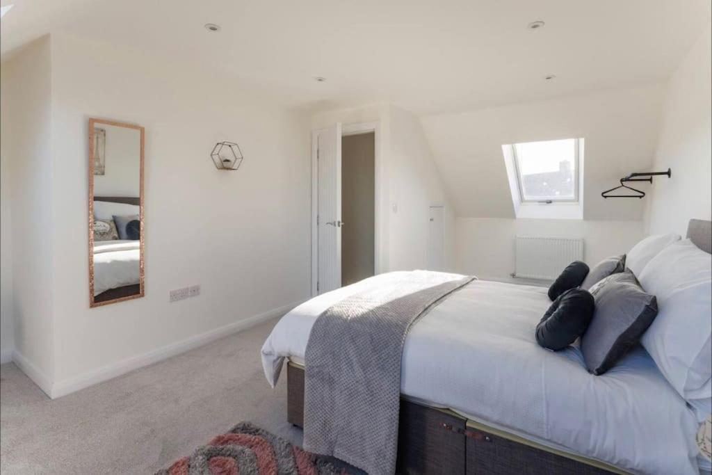 Luxury 3-Bedroom, 2-Bathroom Home Sleeps 7 People 利物浦 外观 照片